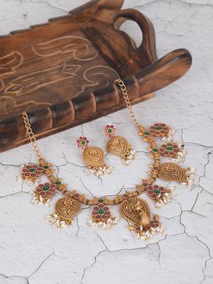 Antique gold-plated temple jewelry necklace set 3