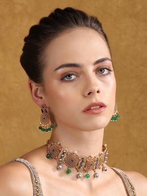 Antique gold-plated choker necklace set with green beads 1