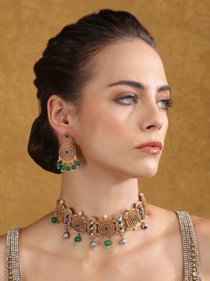 Antique gold-plated choker necklace set with green beads 2