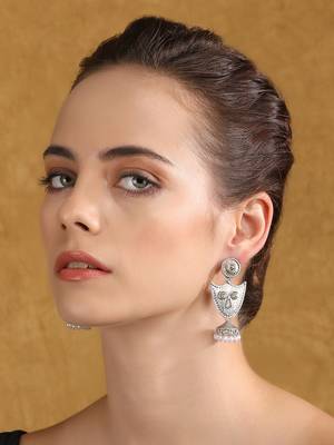 Tribal-inspired silver-plated earrings with pearl accents 1