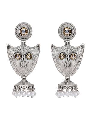 Tribal-inspired silver-plated earrings with pearl accents 4