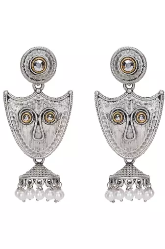 Tribal-inspired silver-plated earrings with pearl accents