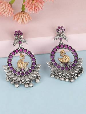 Antique silver-plated swan motif earrings with pink stones 3