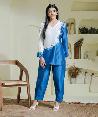White & blue embroidered 2 piece kurta set 1