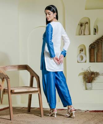 White & blue embroidered 2 piece kurta set 4