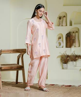 Peach & lilac hand embroidered 2 piece kurta set 3