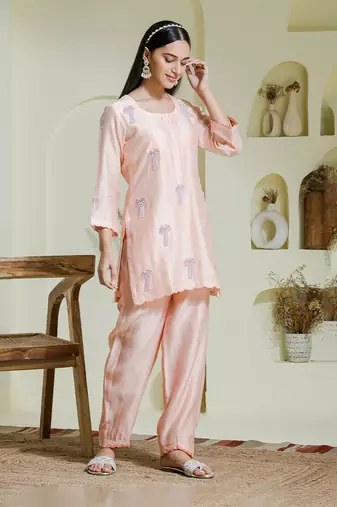 Peach & lilac hand embroidered 2 piece kurta set