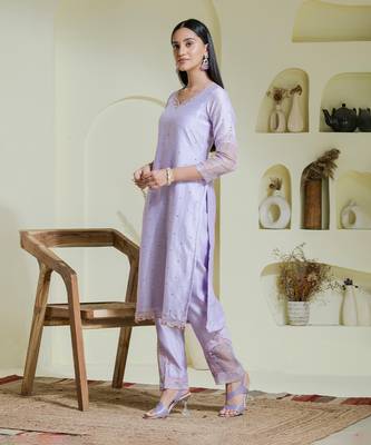 Lavender 2 piece hand embroidered kurta set 3