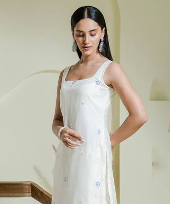 White & blue hand embroidered 3 piece kurta set 2