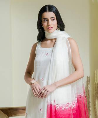 White & pink hand embroidered three piece kurta set 3