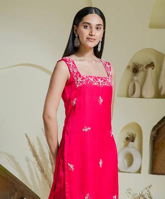 Ruby pink hand embroidered three piece kurta set 2