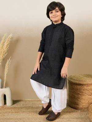 Stylish chikankari embroidered black kurta set 1