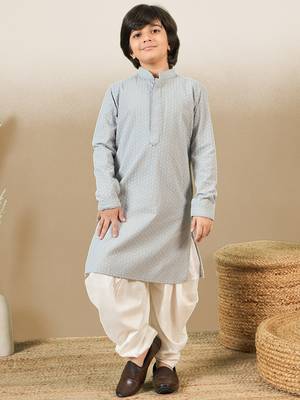 Stylish chikankari embroidered grey kurta set 2
