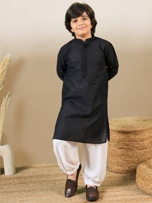 Stylish chikankari embroidered black kurta set 3
