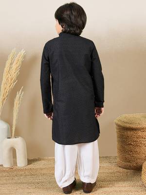 Stylish chikankari embroidered black kurta set 4