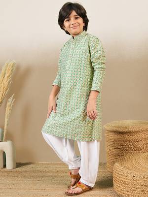 printed green kurta set with sequins 4
