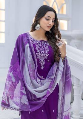 Women Modal Embroidery Straight Kurta With Pant And Dupatta Suit Set  5