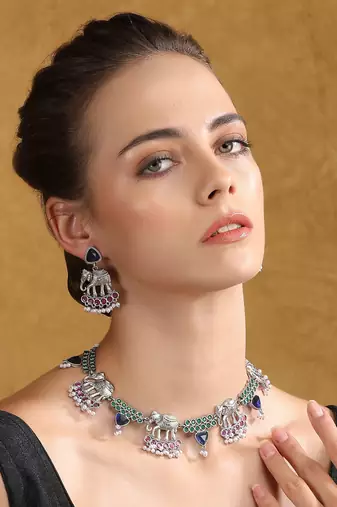 Silver-plated elephant motif necklace set with earrings