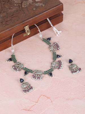 Silver-plated elephant motif necklace set with earrings 3