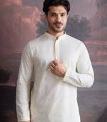 men's cotton chikankari stylish kurta  in off white