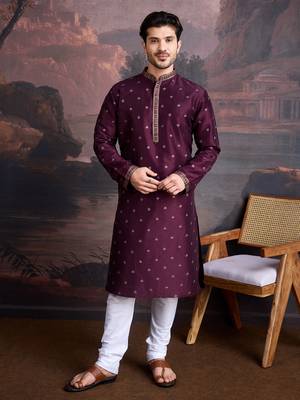 Men's stylish purple woven kurta set 4