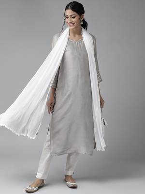 Hand Embroidered White Chiffon Lucknowi Dupatta 2