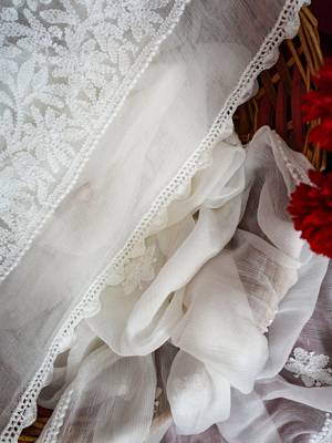 Hand Embroidered White Chiffon Lucknowi Chikankari Dupatta 4