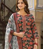 Women green rayon blend floral printed straight kurta trousers with dupatta
