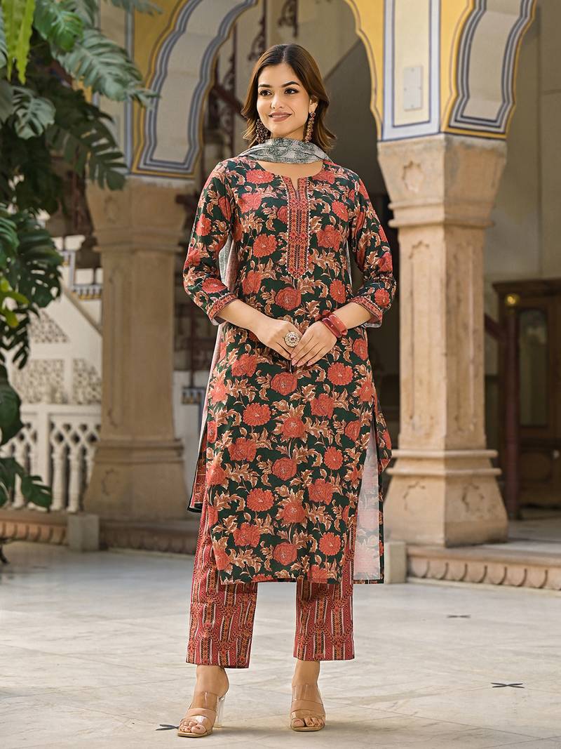 Women green rayon blend floral printed straight kurta trousers with dupatta