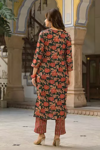 Women green rayon blend floral printed straight kurta trousers with dupatta
