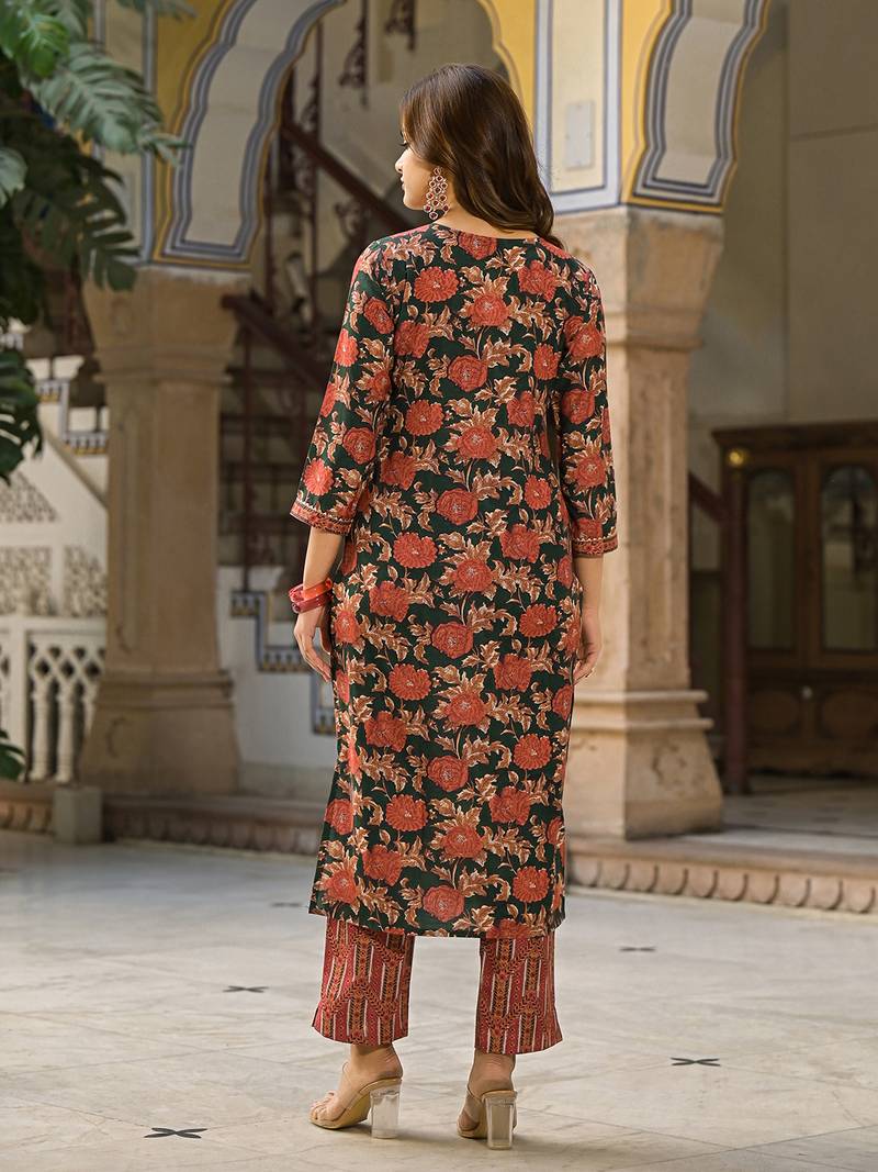 Women green rayon blend floral printed straight kurta trousers with dupatta