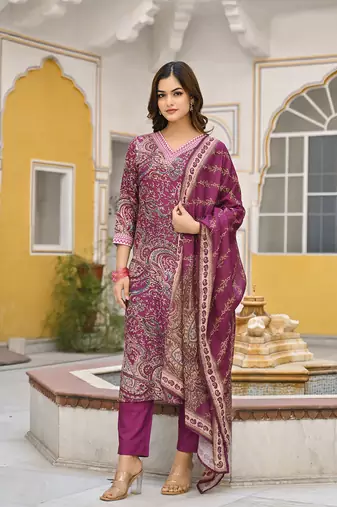 Women purple rayon blend paisley printed straight kurta trousers with dupatta