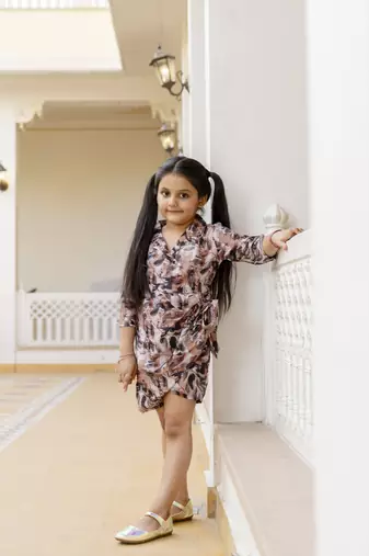 Cutiediva Girls printed jumpsuit in brown ( Casual Use, Daily wear, paties, Wedding Wear )