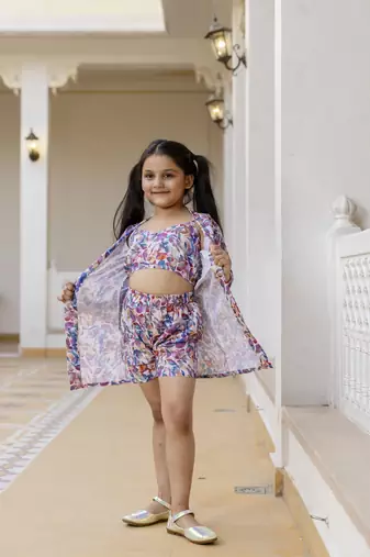 Cutiediva Girls printed sleeveless crop top and shorts with shrug co-ords in purple
