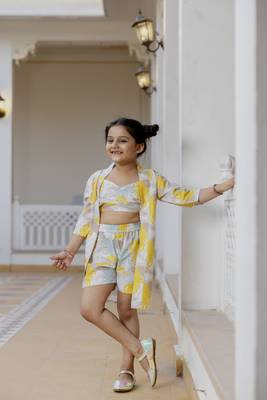 Cutiediva Girls printed sleeveless crop top and shorts with shrug co-ords in yellow ( Wedding, Daily Wear, Parties ) 3