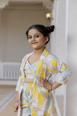 Cutiediva Girls printed sleeveless crop top and shorts with shrug co-ords in yellow ( Wedding, Daily Wear, Parties ) 4
