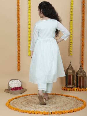 Girls cotton festive shrug with kurta and pant set 2