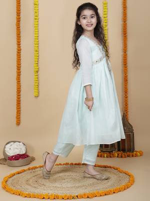 Girls cotton festive shrug with kurta and pant set 4