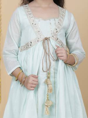 Girls cotton festive shrug with kurta and pant set 5