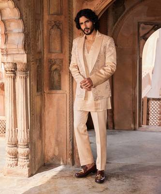 Beige hand & machine embroidery work linen silk tabeer jacket set 3