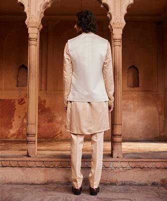 Ivory hand & machine embroidery work linen silk inaya nehru jacket set 3