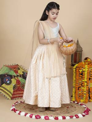 Girls wedding embroidered skirt top and dupatta set 1