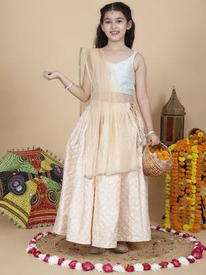 Girls wedding embroidered skirt top and dupatta set 3