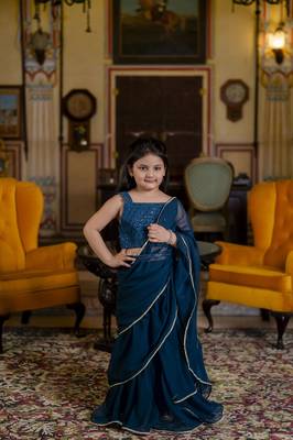 Dyed print georgette pre drapped ready to wear saree in teal ( 1 saree : 1 choli ) 3