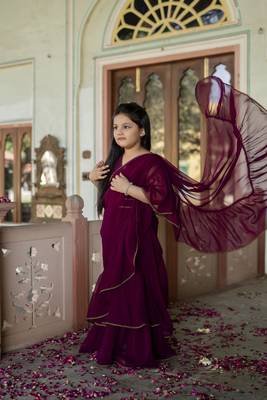 Dyed print georgette pre drapped ready to wear saree in wine ( 1 saree : 1 choli ) 4