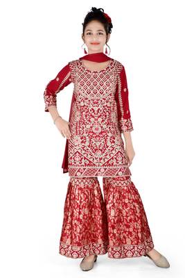Aura heavy embroidery and stone hand work rani farsi jacquard sharara suit set 1