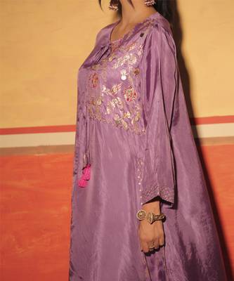 Lilac hand-embroidered kaftan set with brocade bottoms 2
