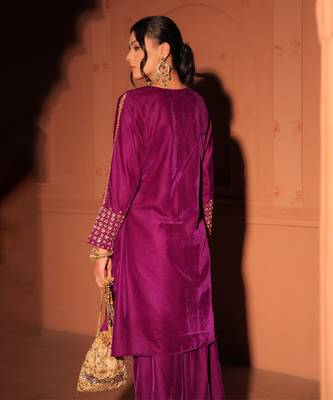 Plum purple velvet kurta set 3