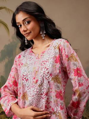 Hand embroidered floral printed pink cotton lucknowi chikankari short kurti 4