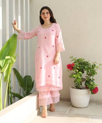 Floral elegance: pink cotton gauze kurta set with kota doriya dupatta 2